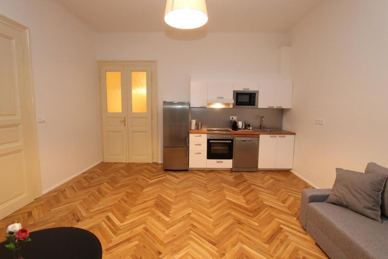 Zizka Home Apartments Prága Kültér fotó