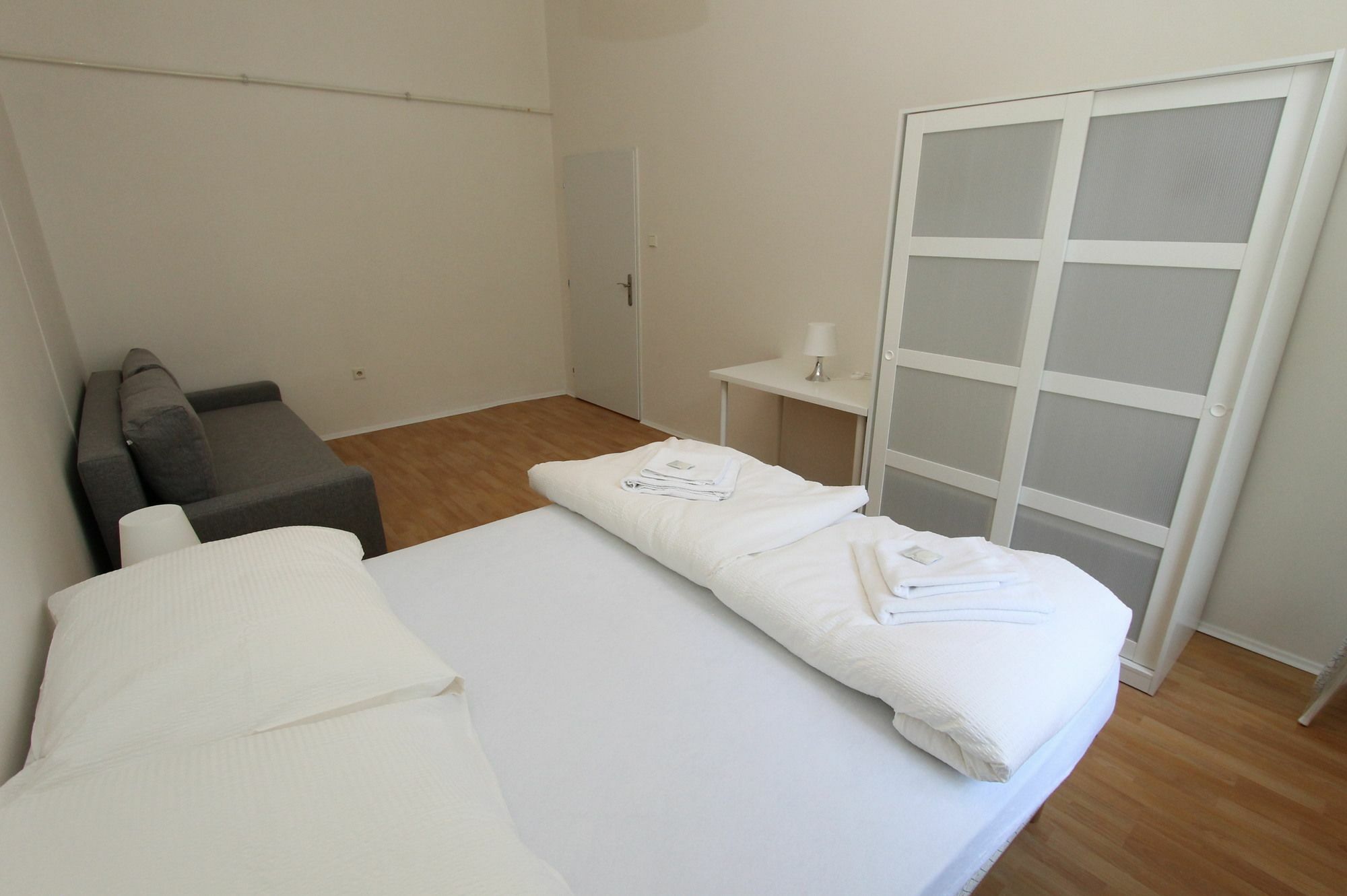 Zizka Home Apartments Prága Kültér fotó