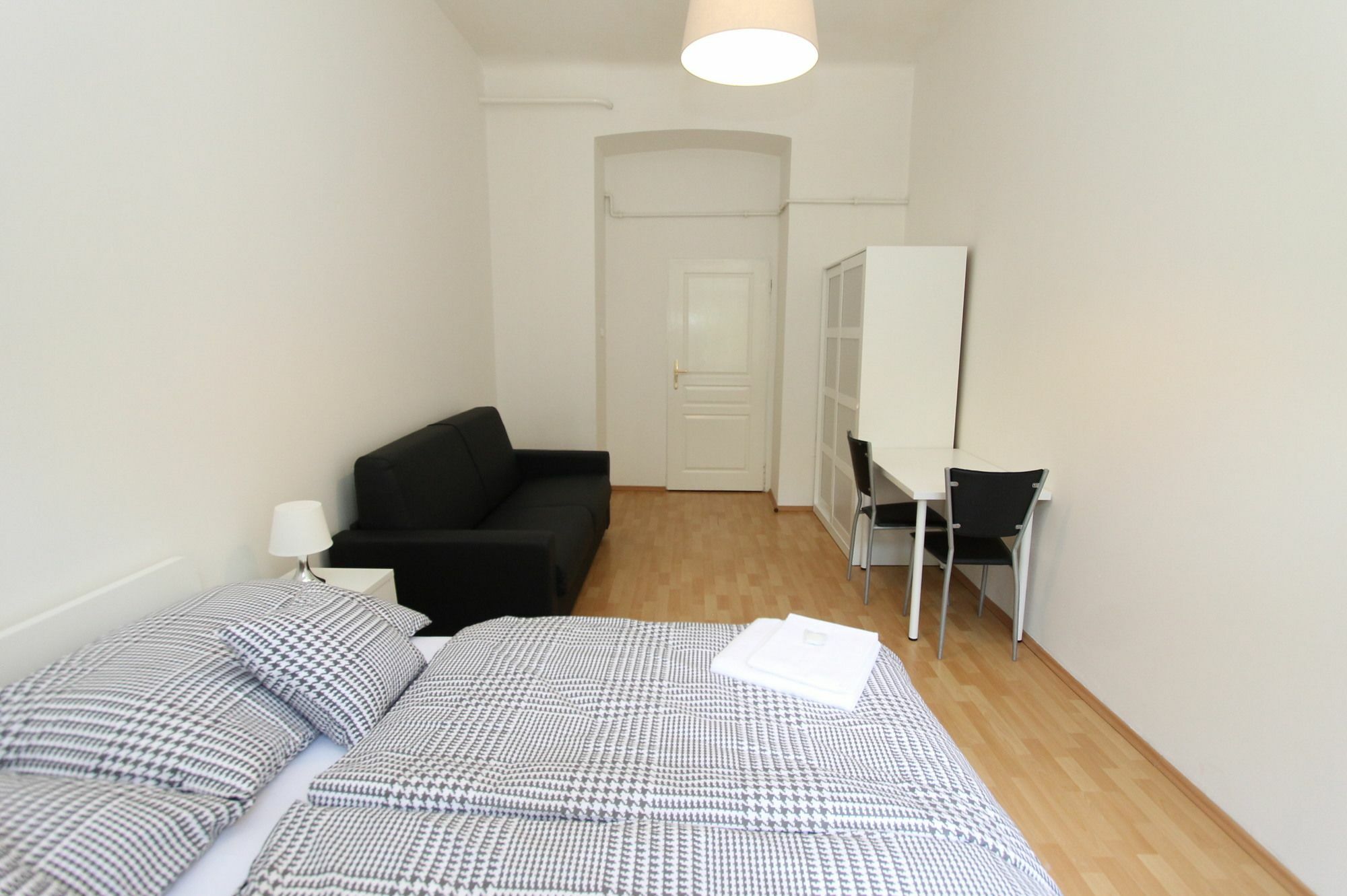 Zizka Home Apartments Prága Kültér fotó